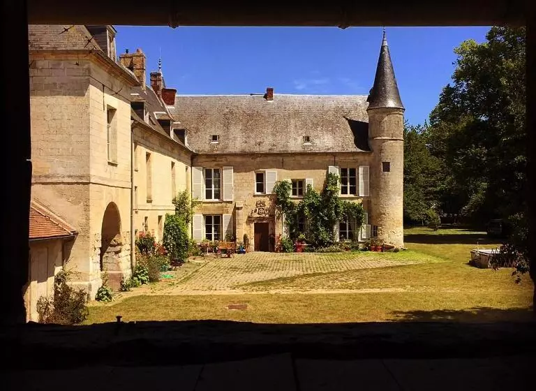 ベッドアンドブレックファースト Le Château De Coyolles