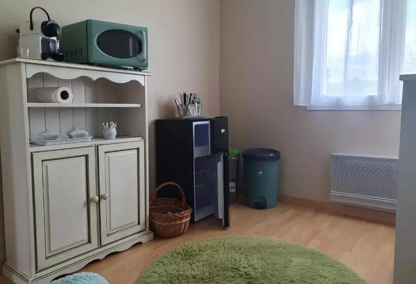 Aamiaismajoitus (B&B) Suite Climatisée Avec Entrée Privative Les Deux Glycines