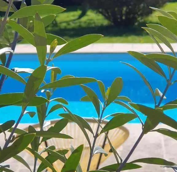 Aamiaismajoitus (B&B) Suite Climatisée Avec Entrée Privative Les Deux Glycines