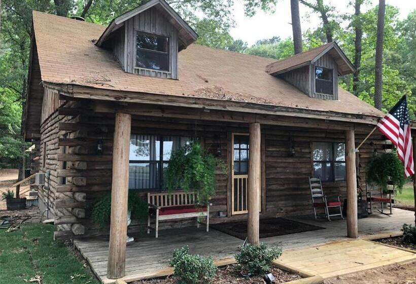 فندق Cora S Main Log Cabin