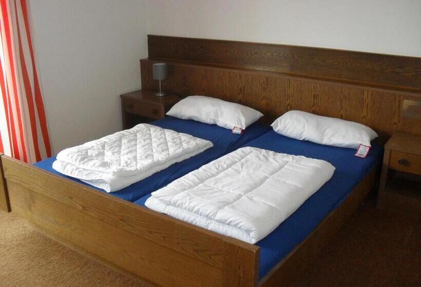 ホテル Familien Und Jugendgästehaus Schönfeld