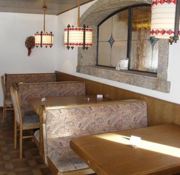 ホテル Familien Und Jugendgästehaus Schönfeld