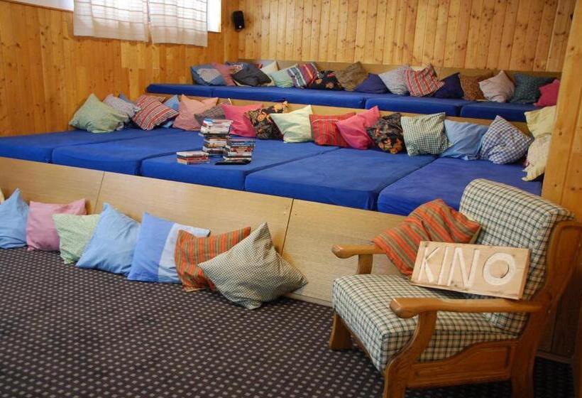 ホテル Familien Und Jugendgästehaus Schönfeld