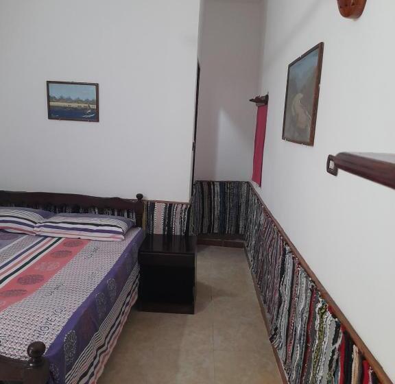 هتل Fighting Kangaroo Camp