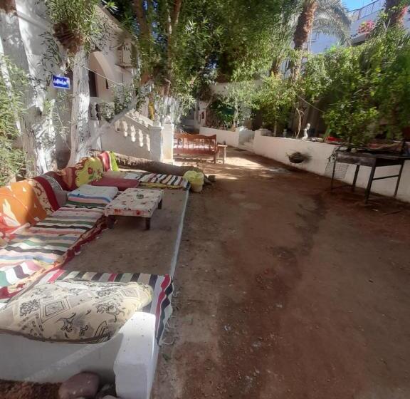 هتل Fighting Kangaroo Camp