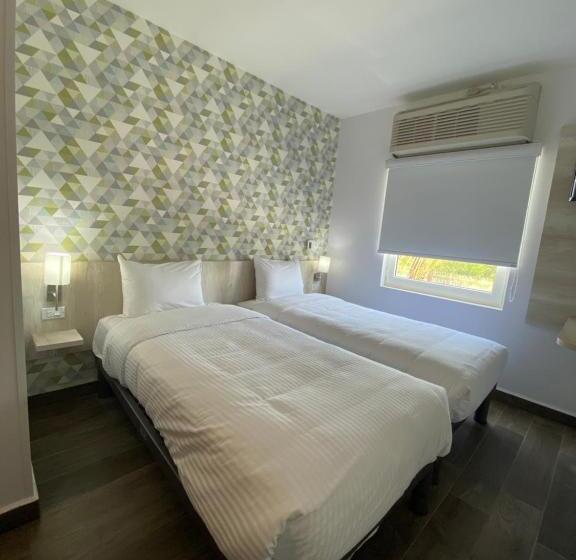 酒店 Hi! Monterrey Aeropuerto