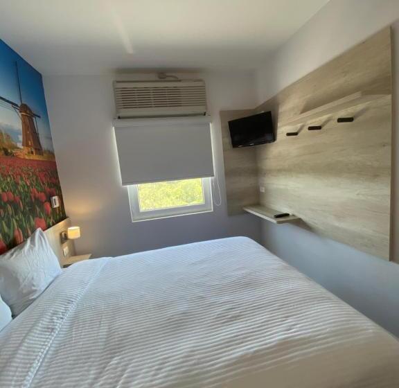 酒店 Hi! Monterrey Aeropuerto