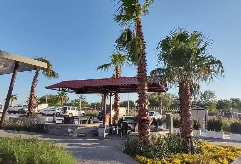 ホテル Hi! Monterrey Aeropuerto