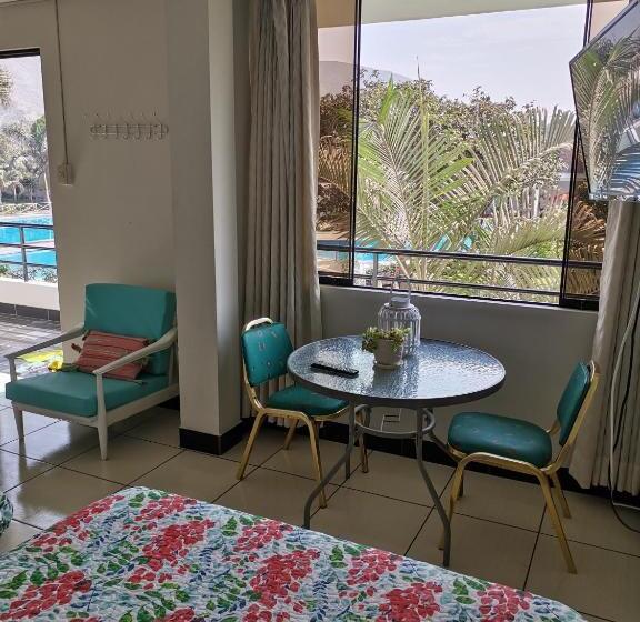 Отель Mi Pequeño Club