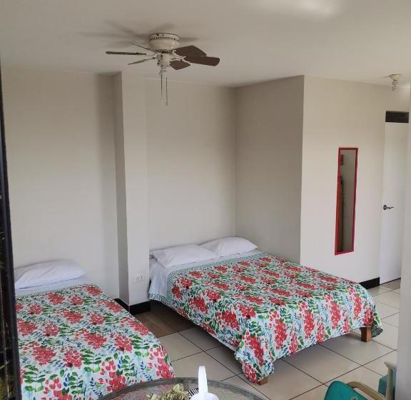 Отель Mi Pequeño Club