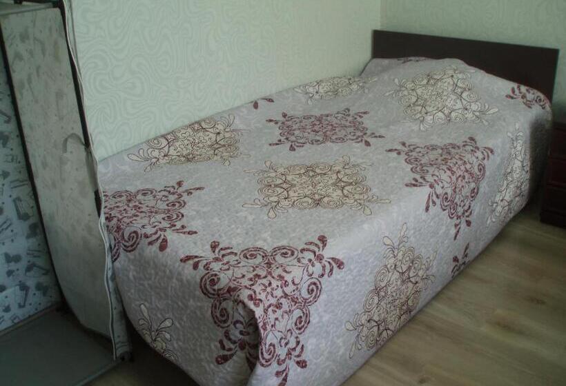 پانسیون Centra House