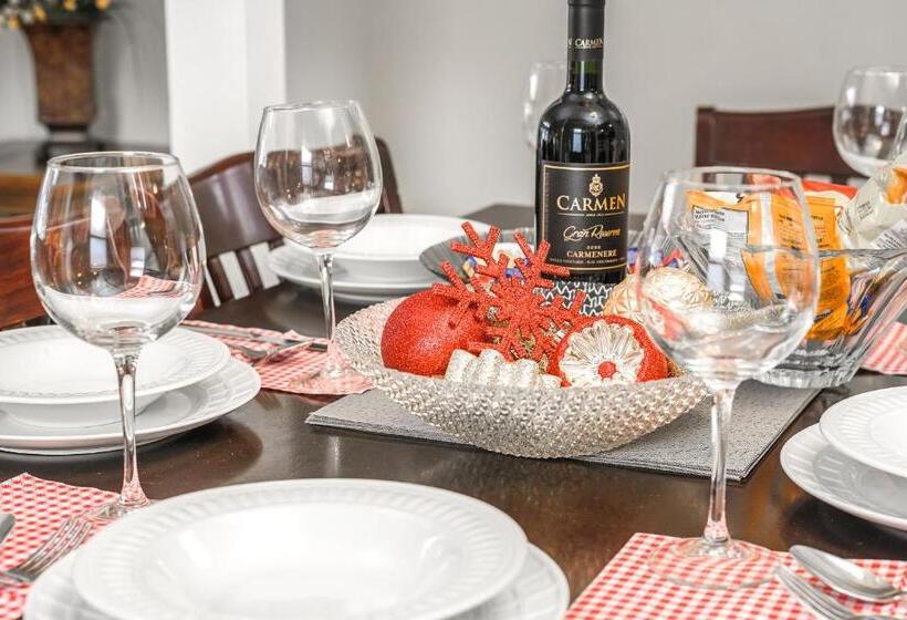 پانسیون V Home By Heritage Park And Glenmore Reservoir