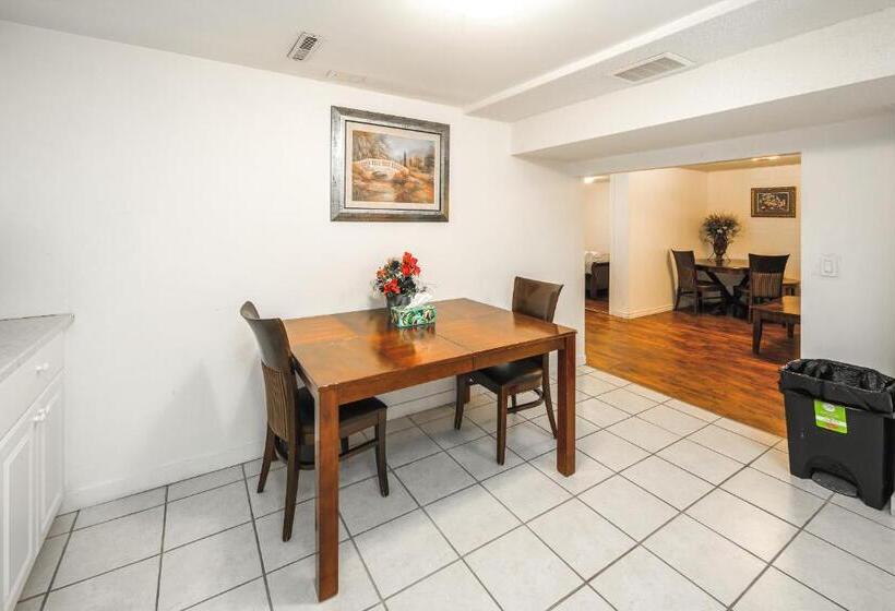 پانسیون V Home By Heritage Park And Glenmore Reservoir