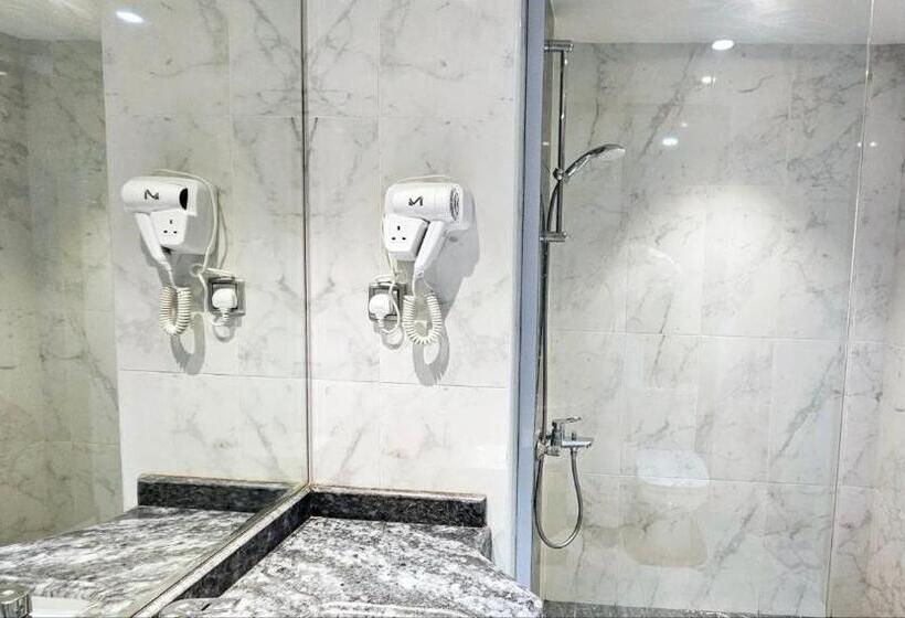 فندق إي دبليو جي المشاعر