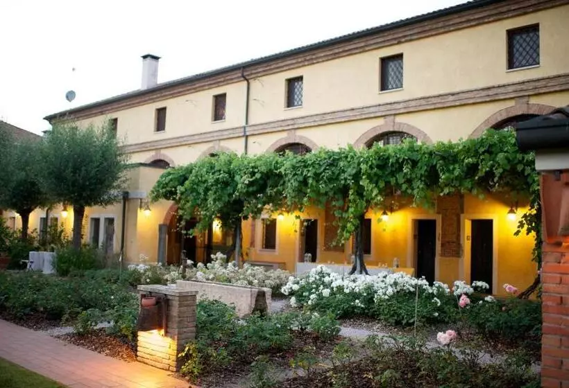 ホテル Agriturismo Tenuta La Pila