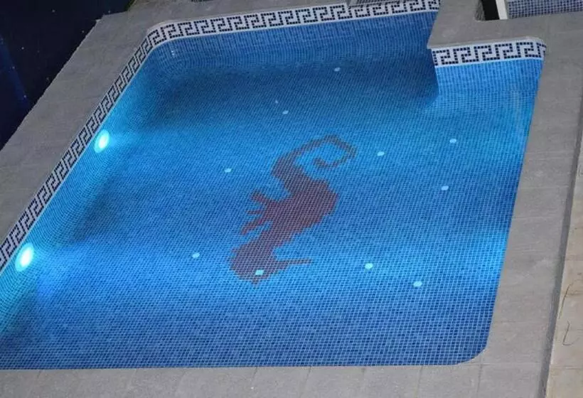 Hotel Blue Lagoon