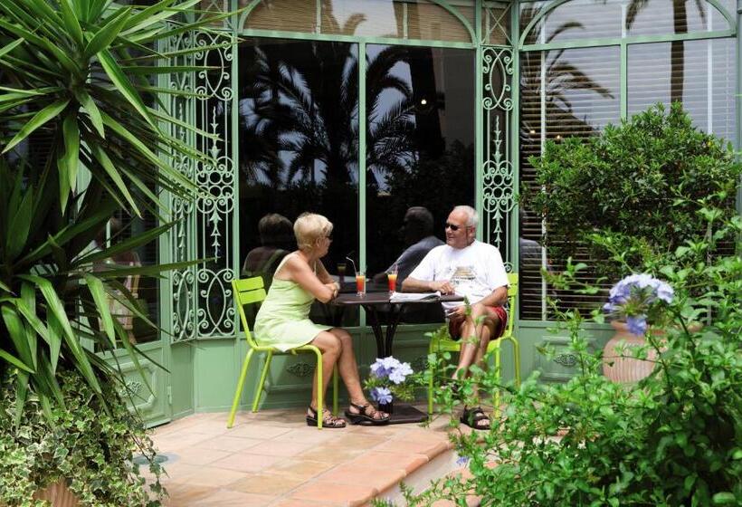 Отель Hôtel Vendôme Menton