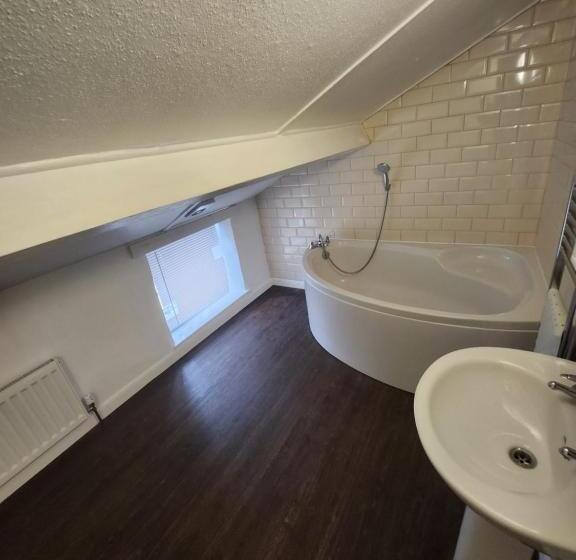 בית מלון כפרי The New Inn