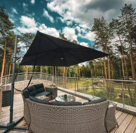 Hotelli Tree Inn   Das Baumhaus