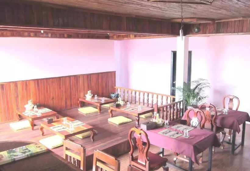 Majatalo Golden Papaya Guesthouse