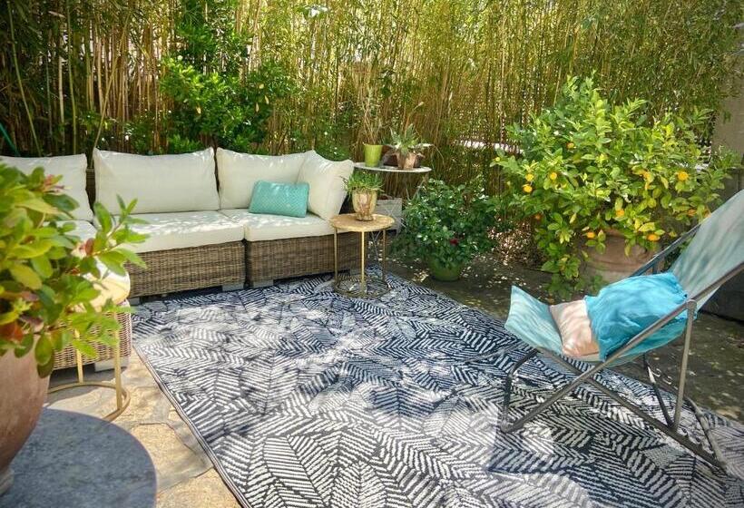 Пансион La Maison Bleue