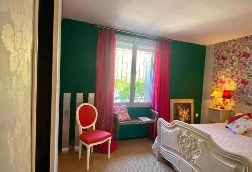 Пансион La Maison Bleue