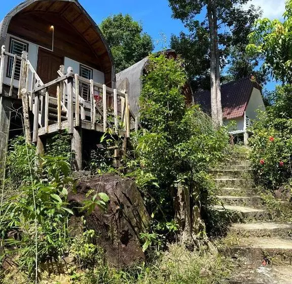 Retkeilymaja Nest Jungle