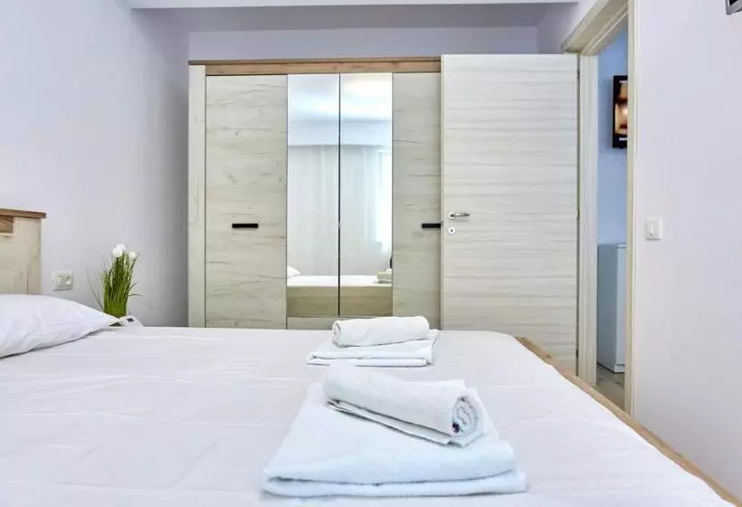 Laguna Wave 3 Apartment