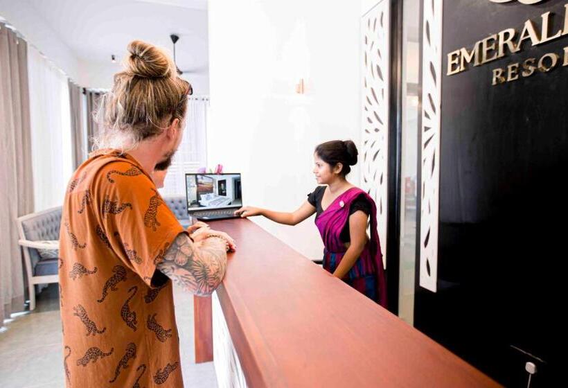 Emerald Bay Resort Mirissa