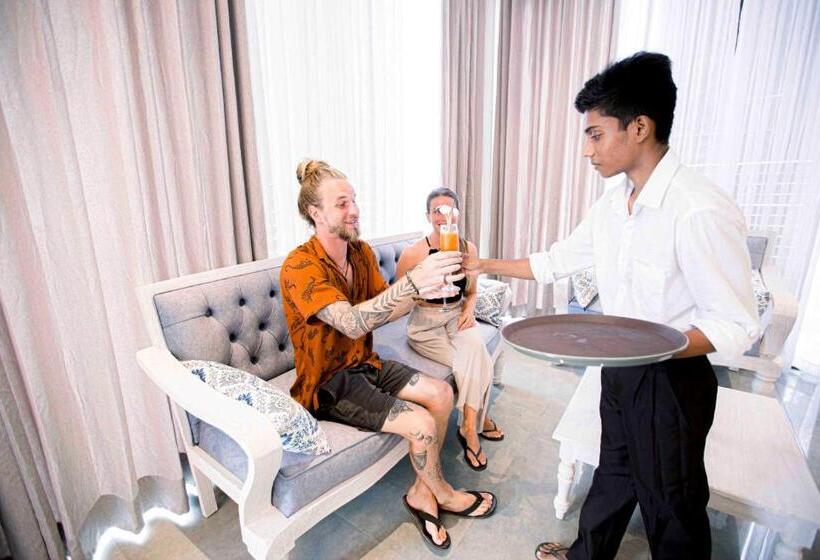 Emerald Bay Resort Mirissa