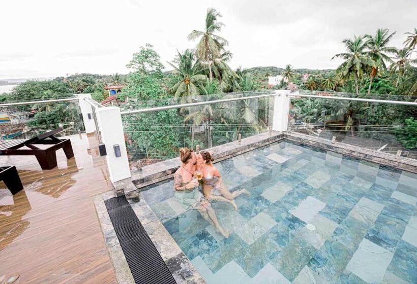 Emerald Bay Resort Mirissa