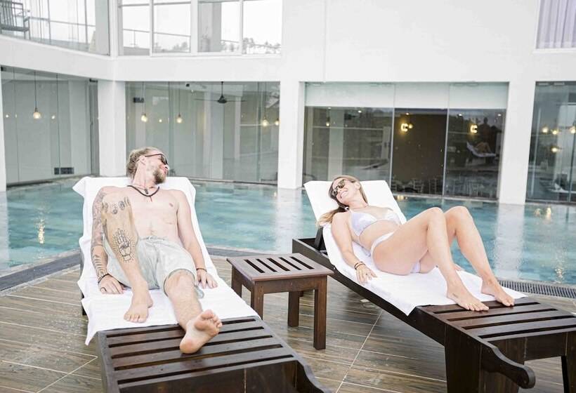 Emerald Bay Resort Mirissa