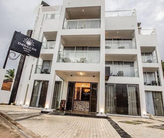 Emerald Bay Resort Mirissa