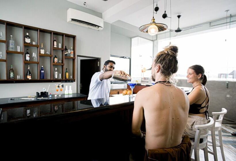 Emerald Bay Resort Mirissa