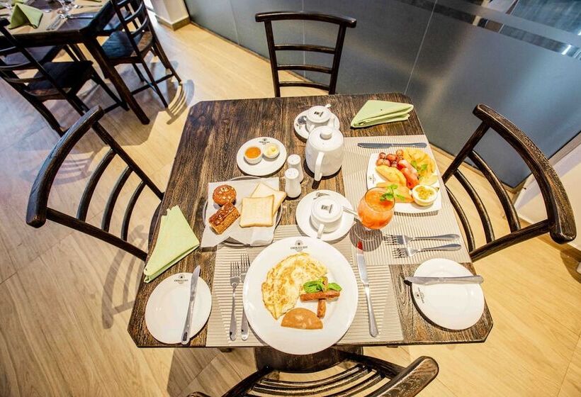 Emerald Bay Resort Mirissa