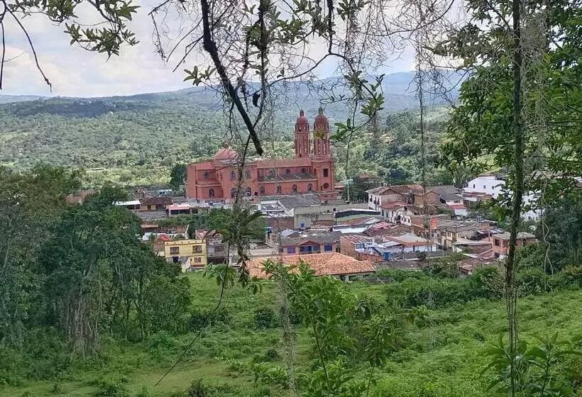 ホテル Casona Museo Alcantús