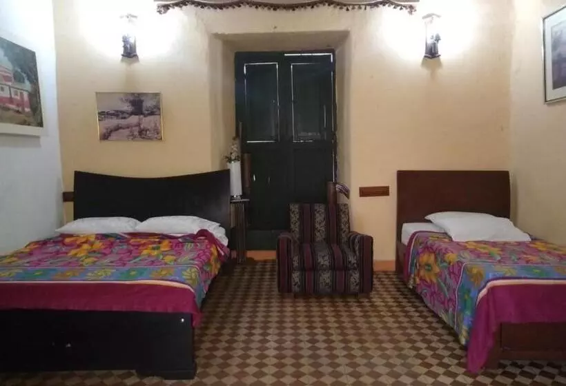ホテル Casona Museo Alcantús