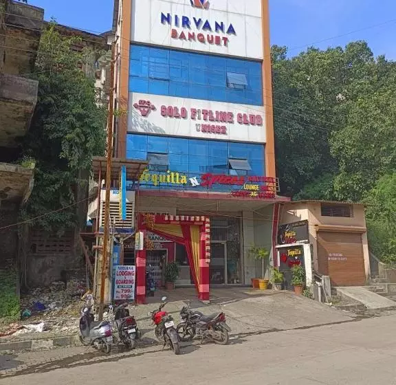 ホテル Nirvana Lodging & Boarding