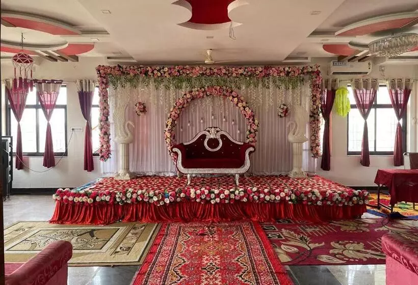 ホテル Pratap Palace