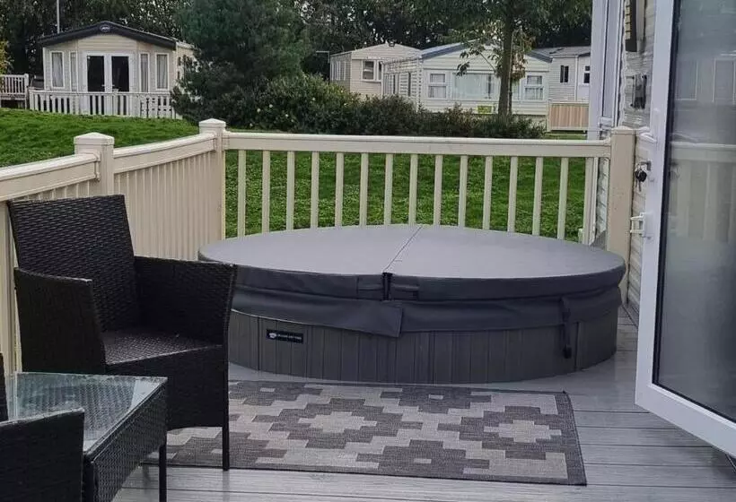 リゾートホテル A Home Away At Tattershall Country Park