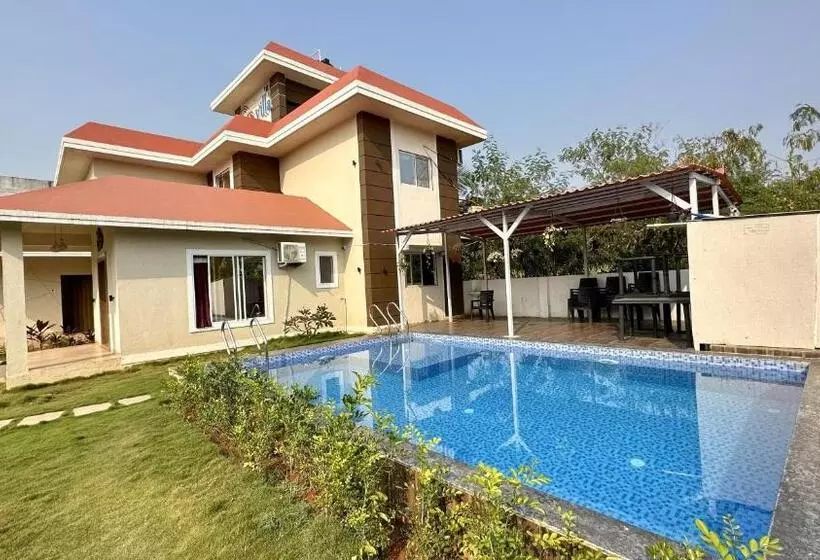 リゾートホテル Iris Villa Nagaon Beach