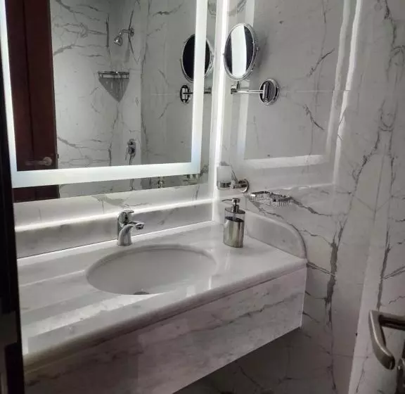 فندق كنارى ان   Kanary Inn