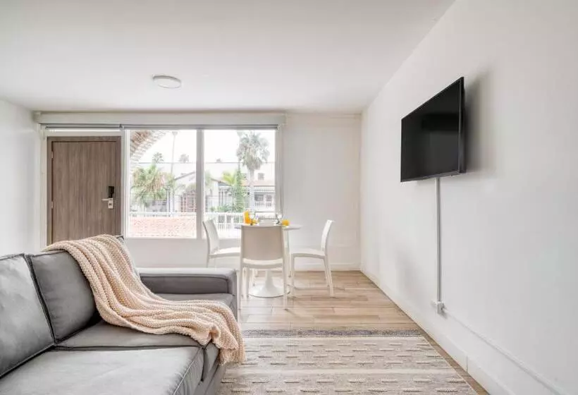 Beach House By Uliv