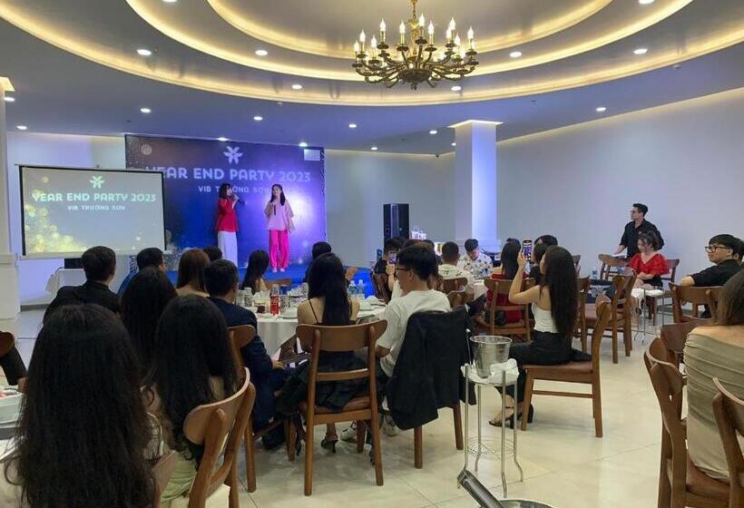 هتل Bờ Biển Vàng Resort