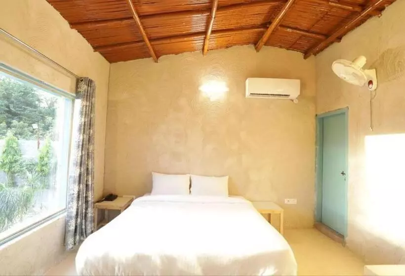 ホテル Brahmaputra Cafe And Resort