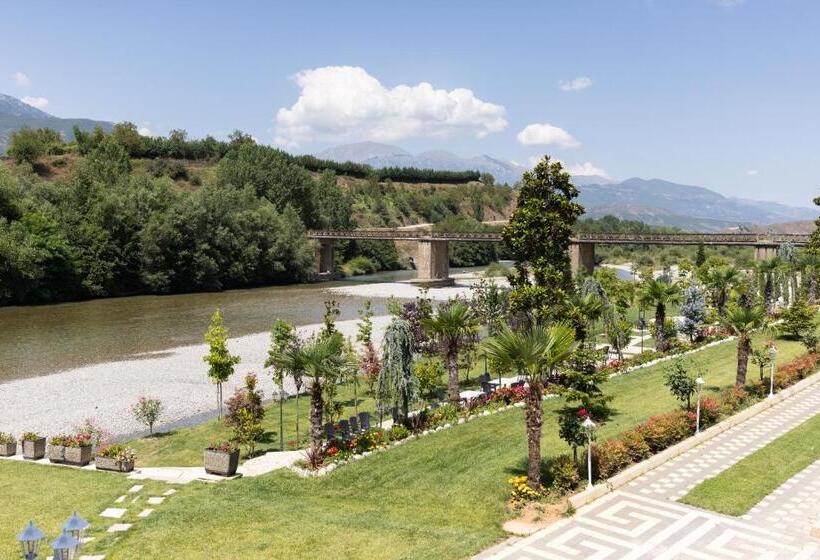 هتل Bujtina Drini I Zi