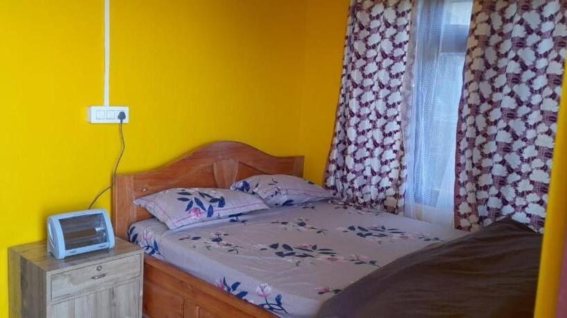 فندق Teesta Stay & Restaurant