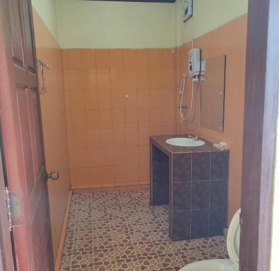 בית מלון כפרי Vangvieng Central Riverside