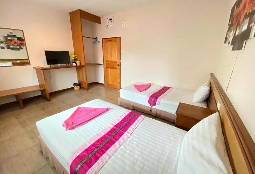 Lotus Hostel Beach Koh Tao