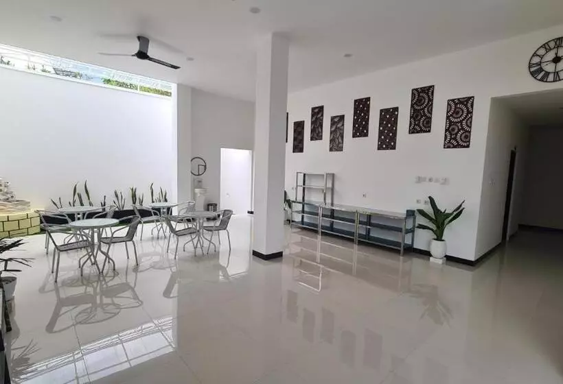 Dehills Hotel Luwuk
